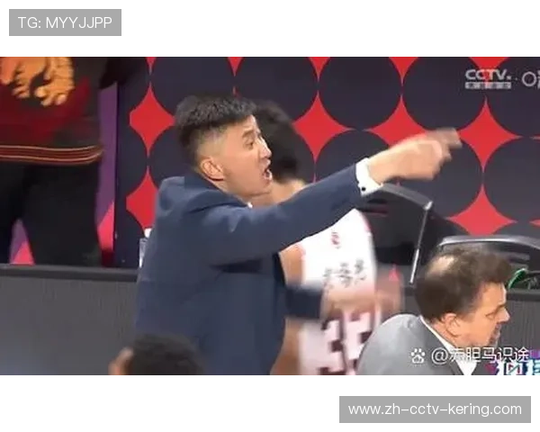 杜锋挑战判罚成功,郭艾伦在场边向裁判持续申诉成插曲。 杜锋挑战判罚成功,郭艾伦在场边向裁判持续申诉成插曲。